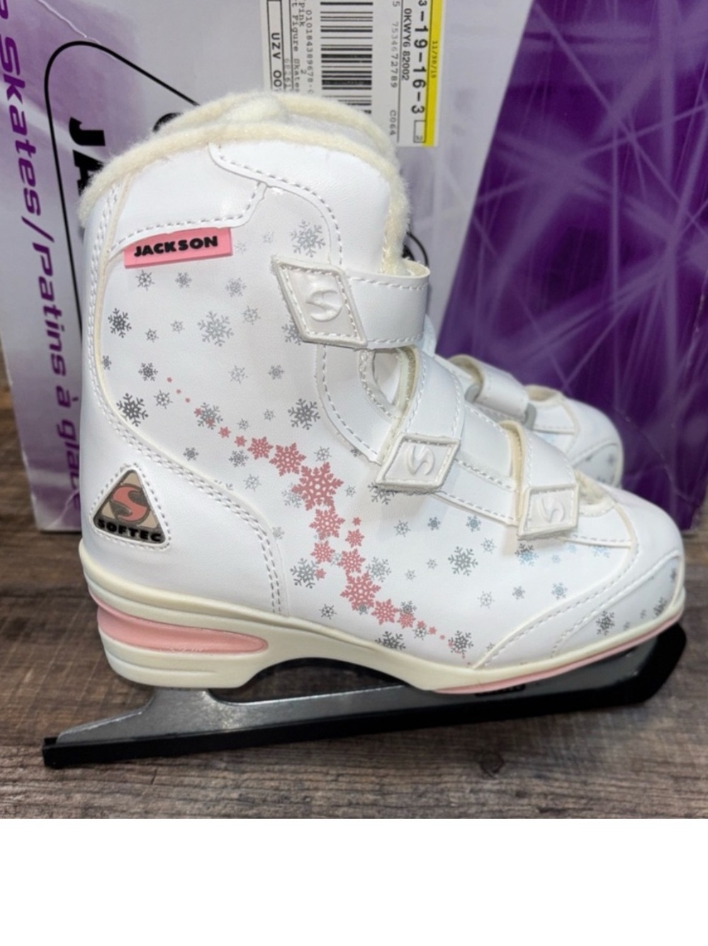 Jackson figure skates girls Size 1 Snowflakes with Box $165